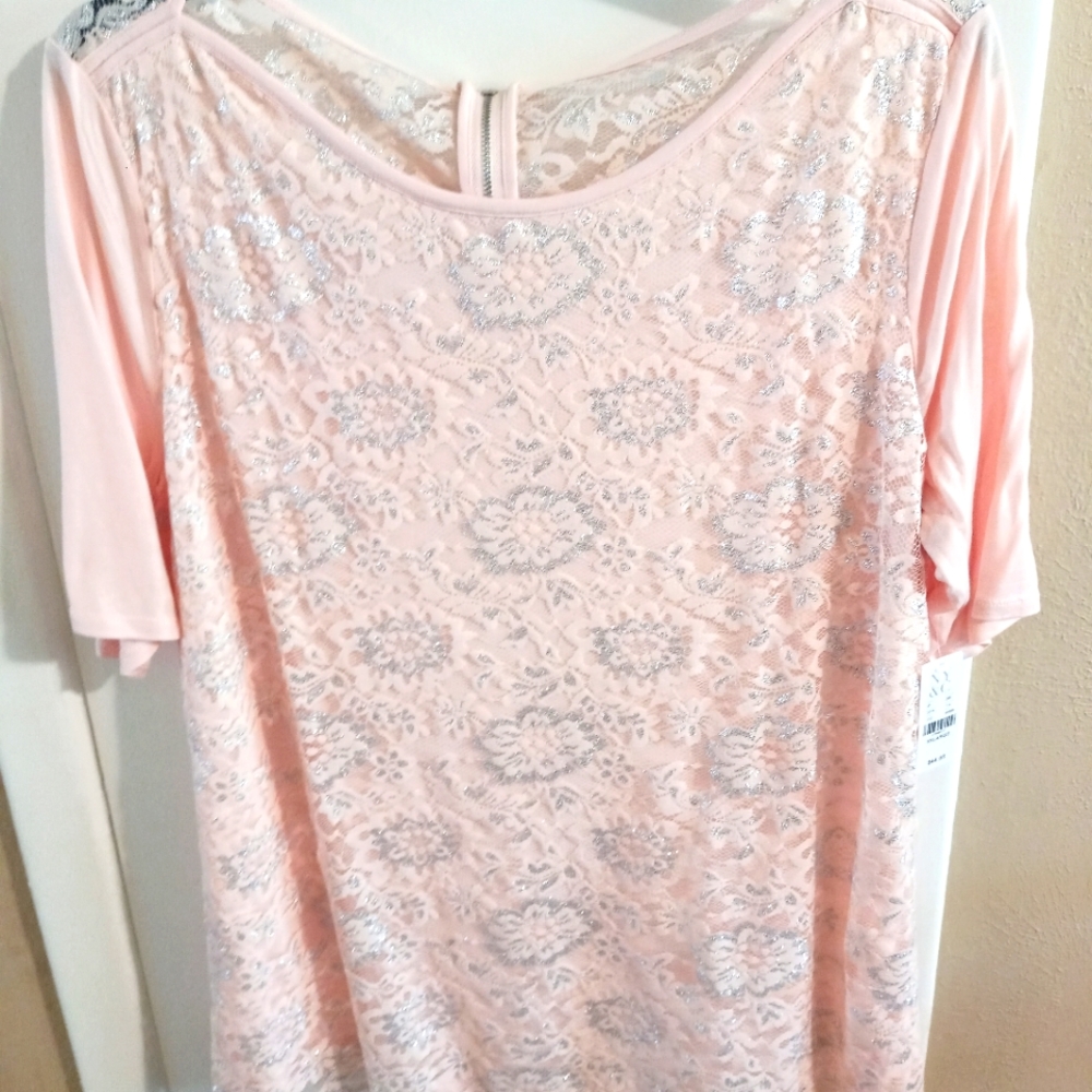 Moving-make offer! NWT NY&CO Pink Blouse